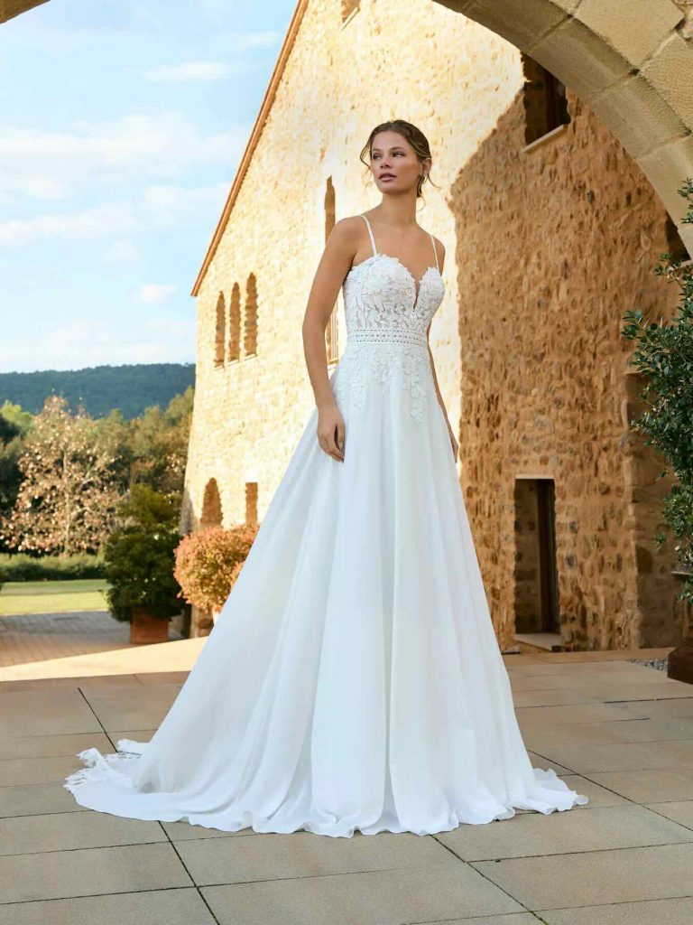 robe de mari&eacute;e White One - boutique Caen